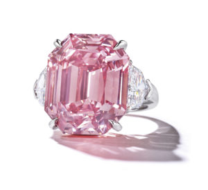 2018_GNV_16112_0311_000(the_pink_legacy_a_sensational_coloured_diamond_ring)